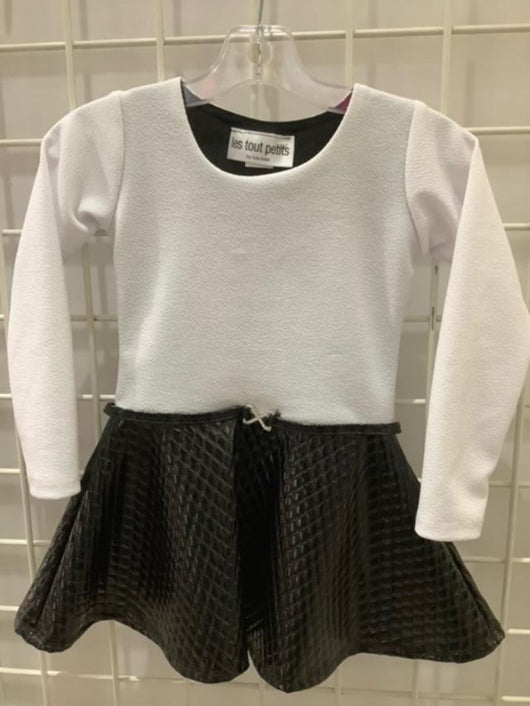 TX/QU WHITE TEXTURE/BLACK QUILTED L/S SKATER DRESS BELT BUCKLE