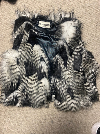 Black White Peacock Short Vest