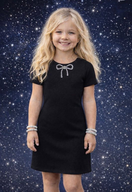 S/S BLACK   DRESS W/ CRYSTAL  BOW