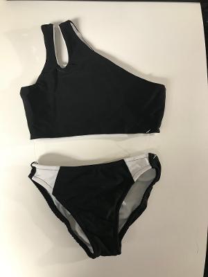 Black/White Slit Angle Bikini